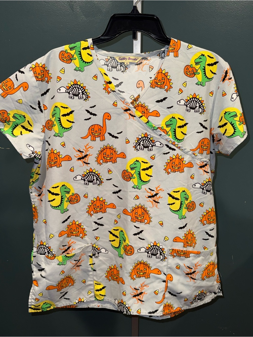 Halloween Dinosaur Pumpkin Print Scrub Top - White, Orange, Green